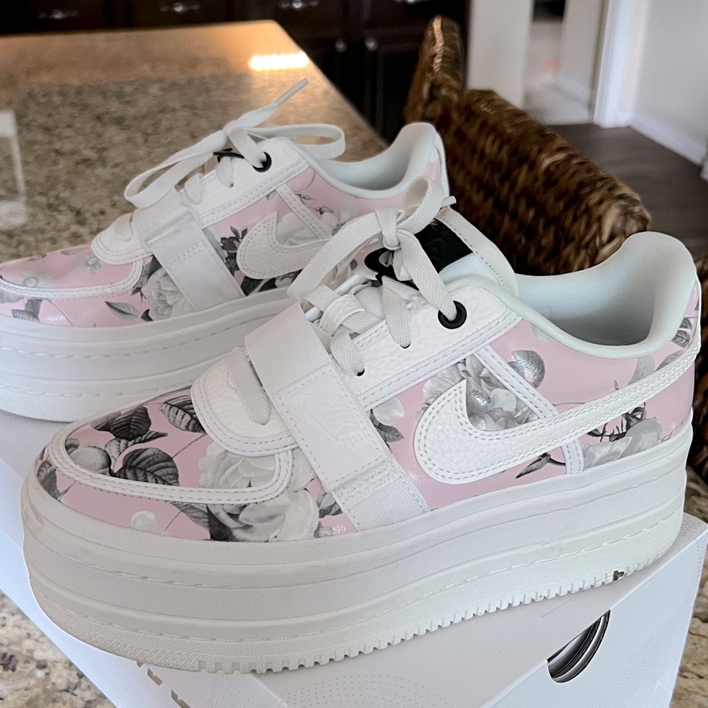 9 1/2  Women Air Vapormax Flyknit 3